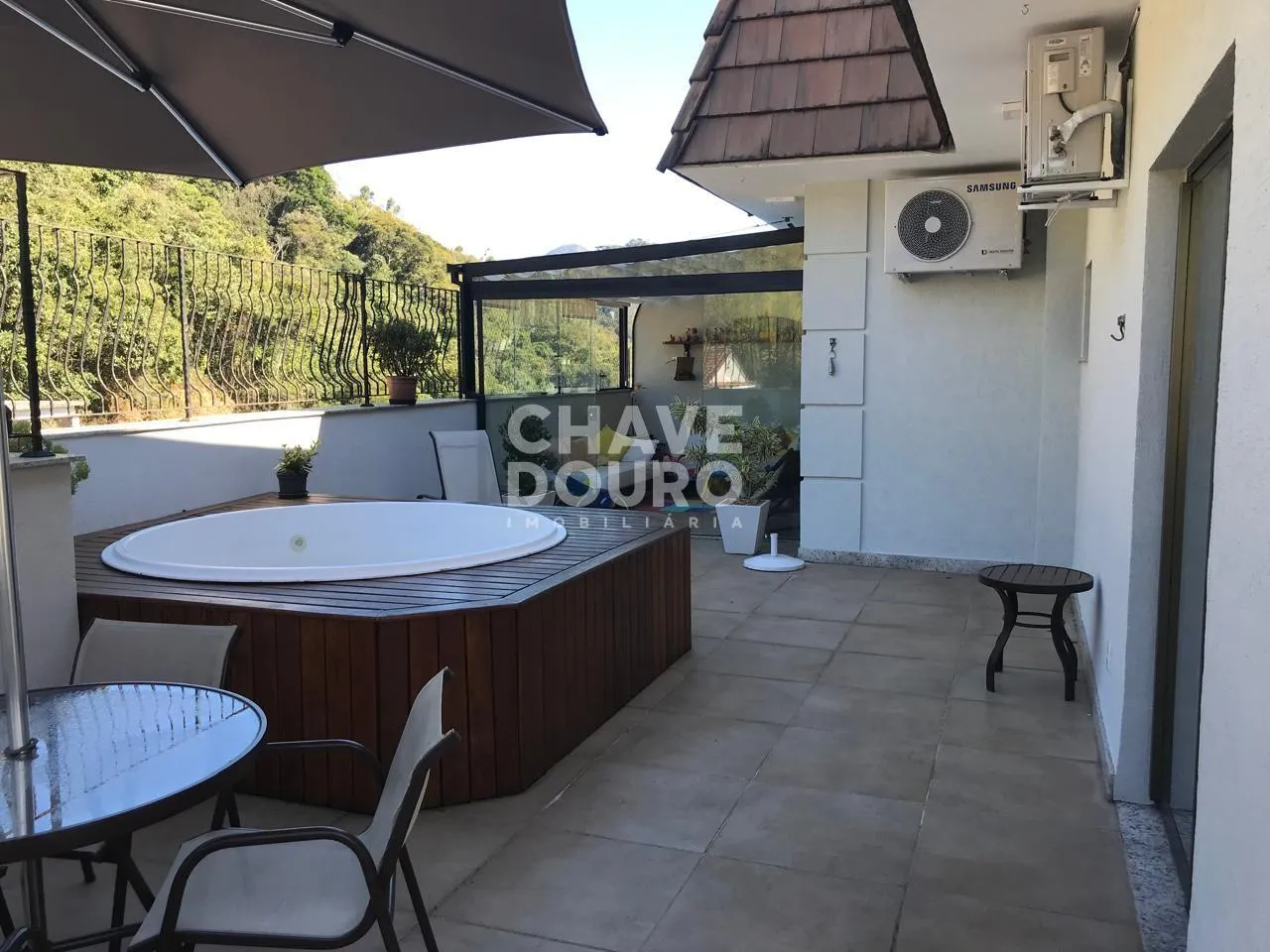 Cobertura duplex na melhor localização do centro da cidade! em Várzea, Teresópolis - RJ