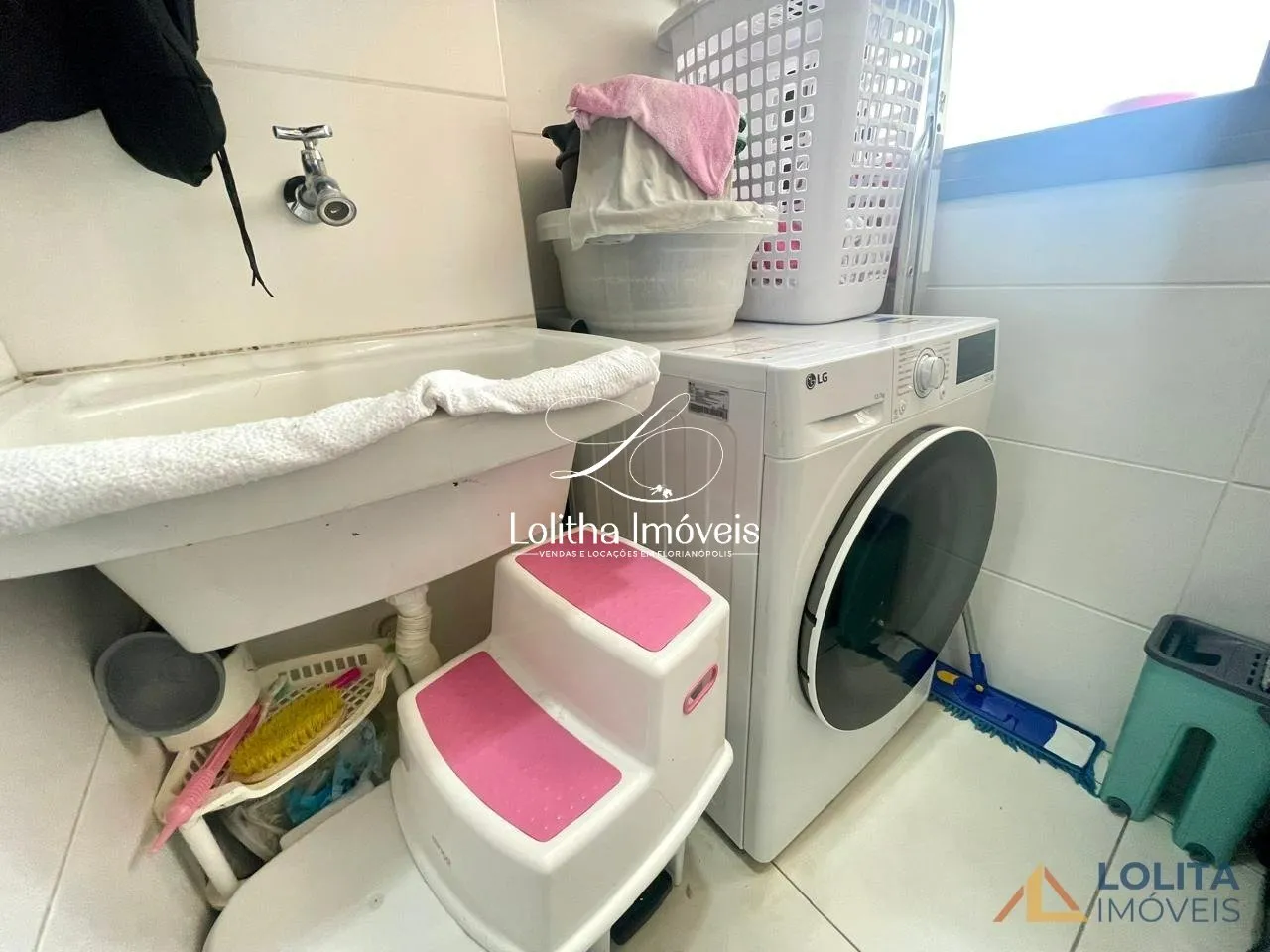 Imagem ALUGA-SE APARTAMENTO DE 3 QUARTOS E 2 VAGAS DE GARAGENS NO ITACORUBI, FLORIANÓPOLIS/SC.