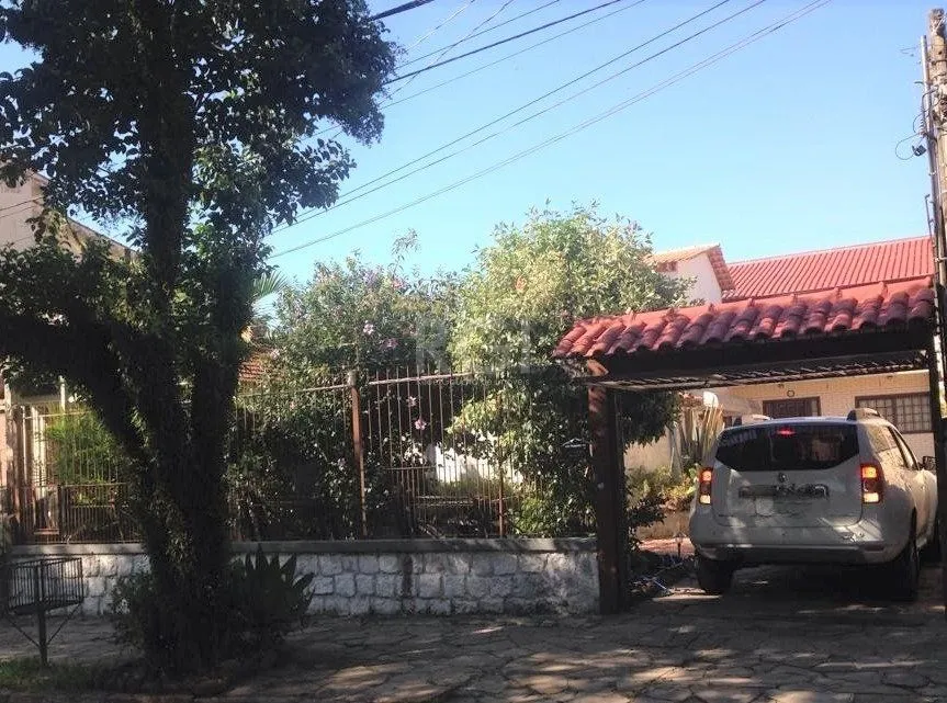 Imagem Casa para Venda - 130m², 3 dormitórios, sendo 2 suites, 6 vagas - Nonoai