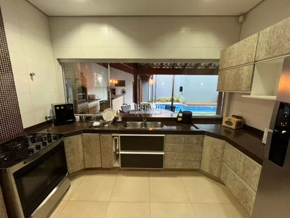 Imagem Casa com 3 suítes à Venda no Jardim do Lago, Uberaba