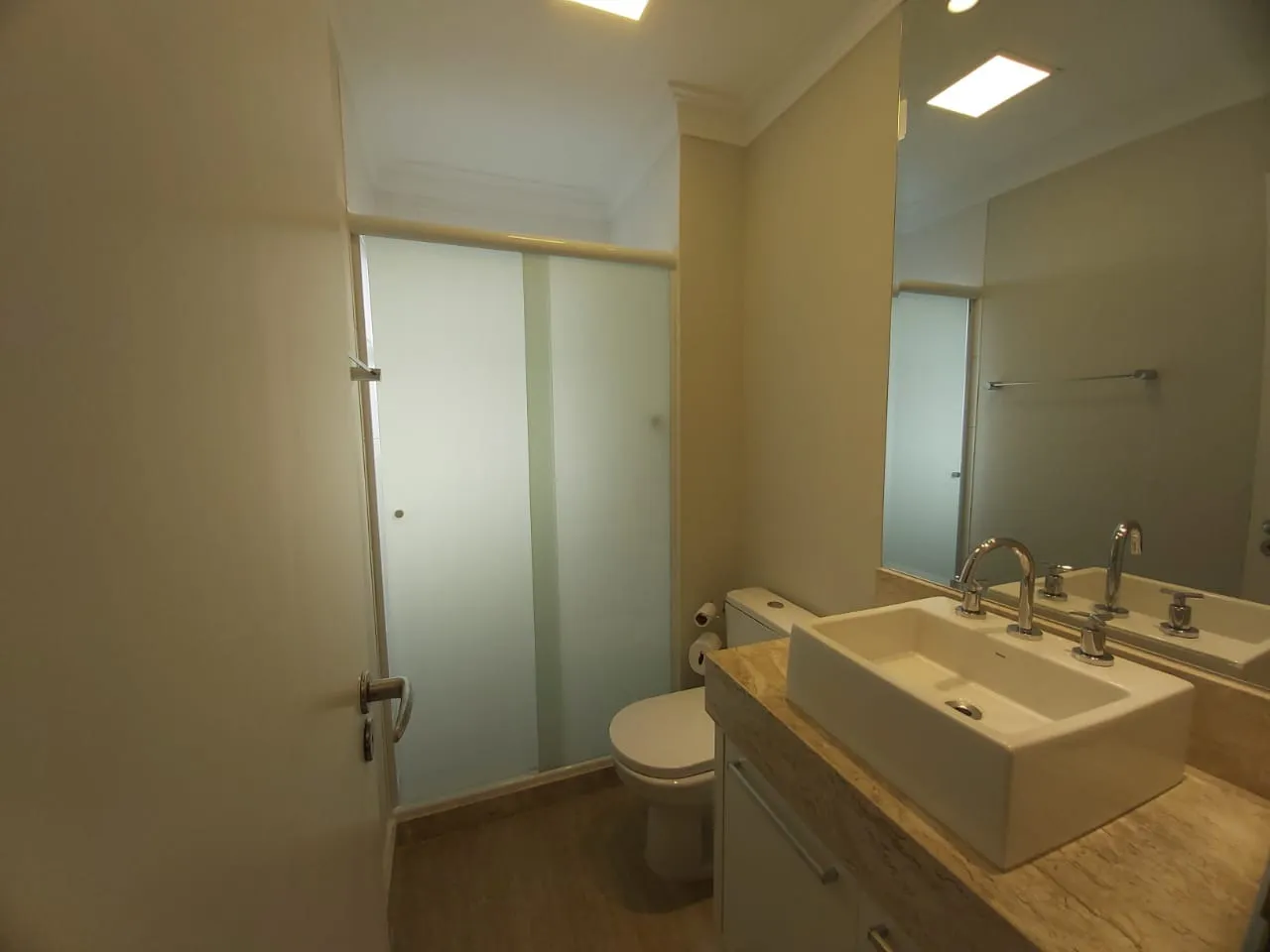 Imagem "Luxuoso Apartamento no Edifício More em Alphaville - 156m² de Conforto e Segurança"