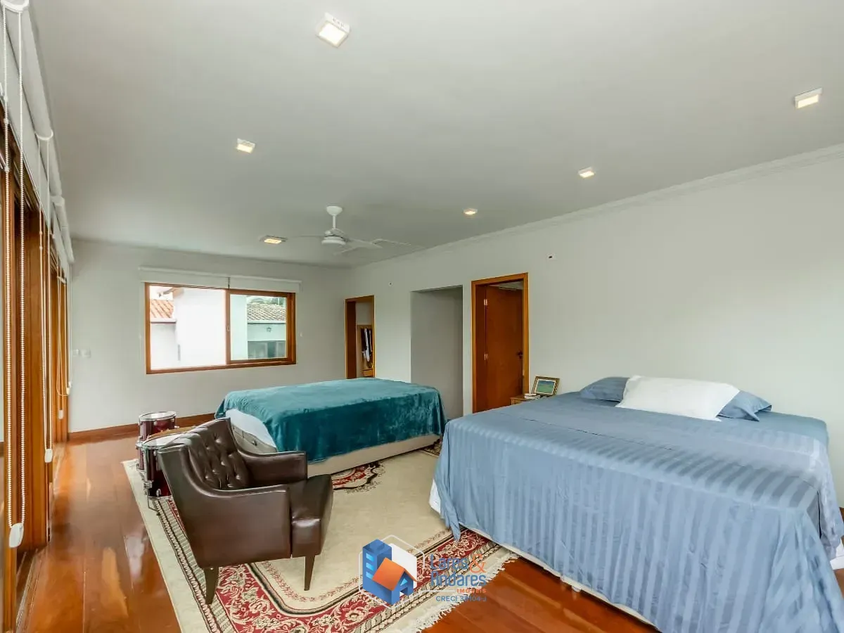 Imagem Sobrado para venda em Jardim Sertãozinho com 3 quartos, sendo 1 suíte, 247m²