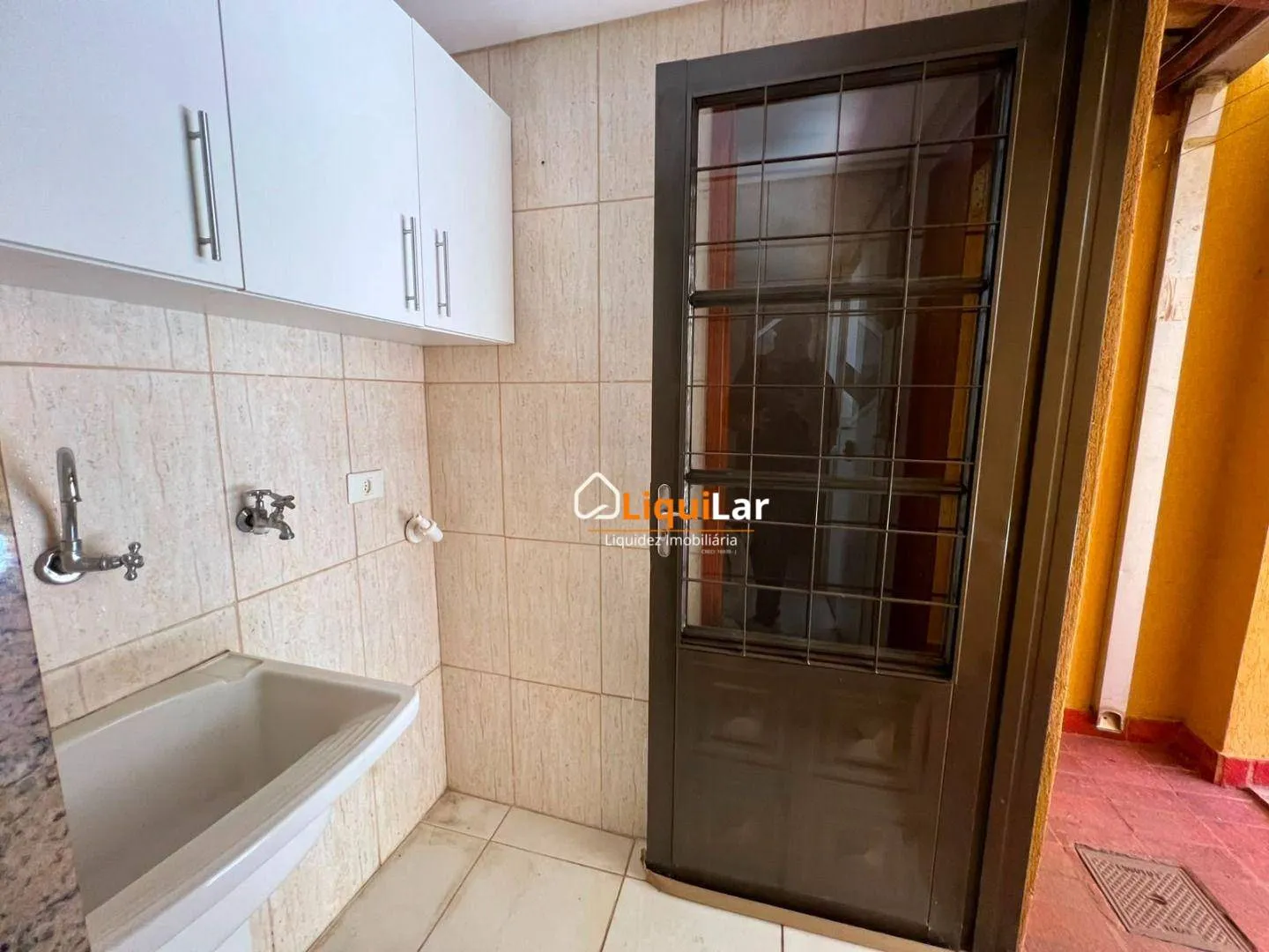 Imagem Sobrado para Locação no Condomínio Residencial Polonês 1 com 3 Quartos, 2 Suítes e Condomínio Exclusivo