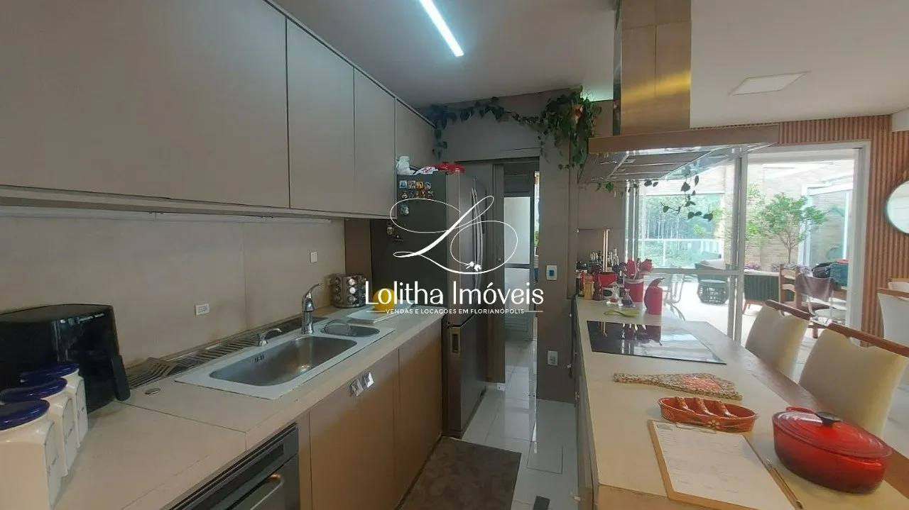 Imagem COBERTURA À VENDA COM 2 QUARTOS E 2 VAGAS DE GARAGEM NO ITACORUBI - FLORIANÓPOLIS/SC