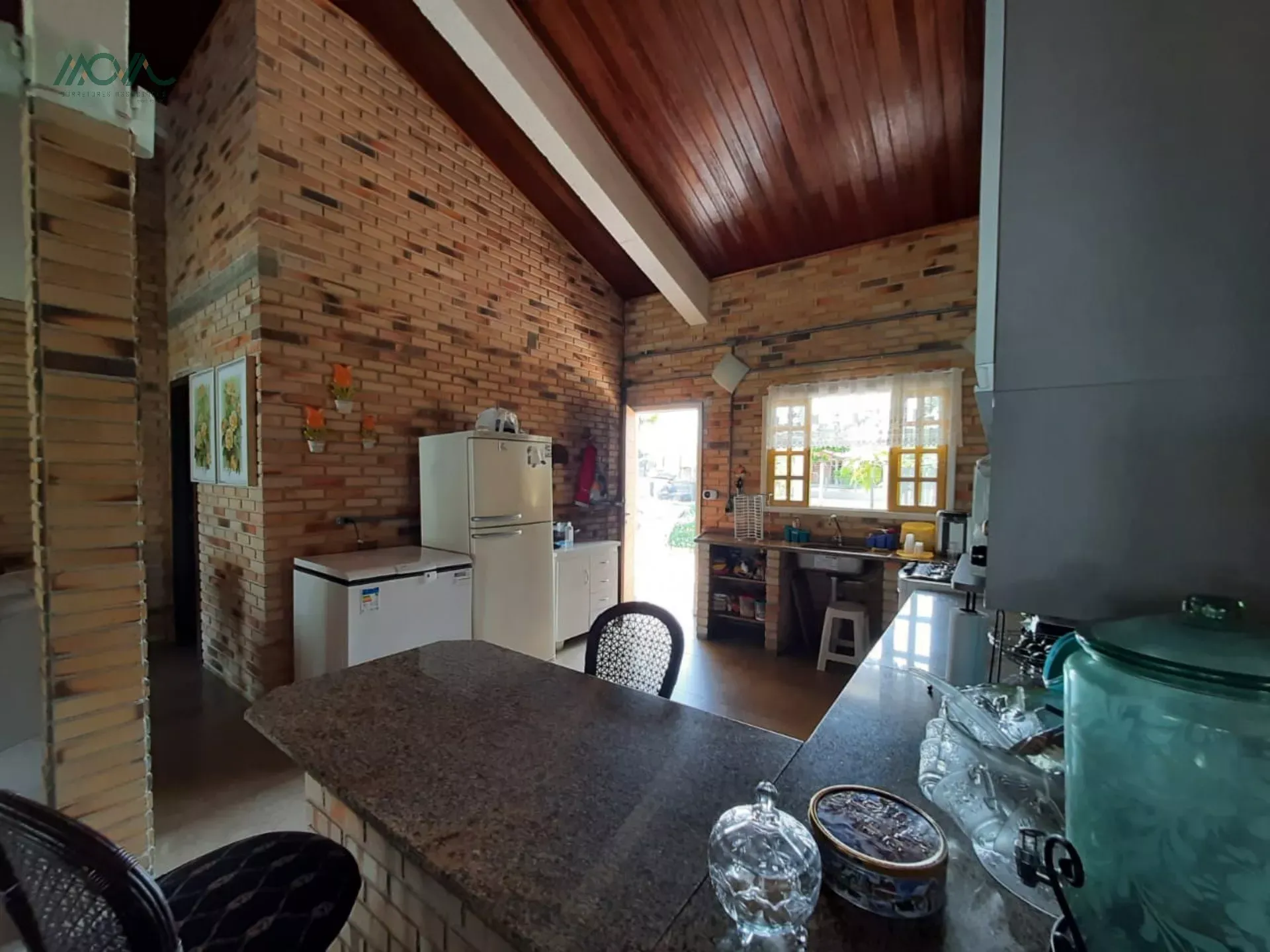 Imagem CASA PÉ NA AREIA EM ITAPOÁ - Incrível oportunidade, casa com uma vista deslumbrante para a Baía ...