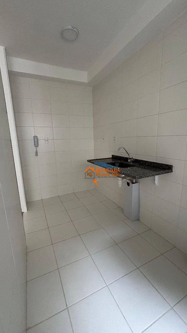 Imagem Apartamento com 2 dormitórios à venda por R$ 250.000,00 - O Pequeno Coração - Itaquaquecetuba/SP