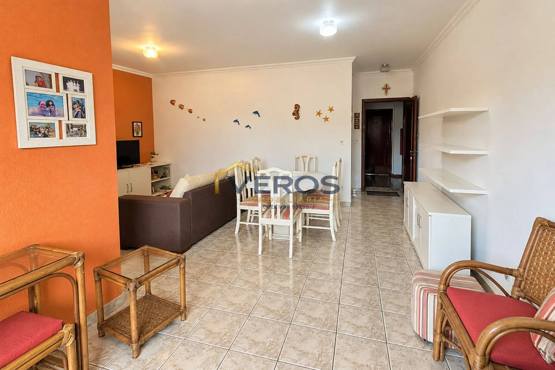 Imagem Apartamento a venda com 3 quartos a 300m da praia Martim de Sá em Caraguá