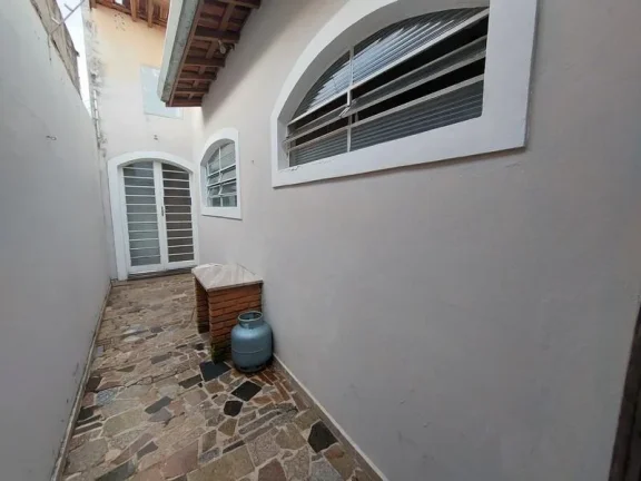 Imagem Casa de esquina 4 quartos - Boa Vista - em Botucatu