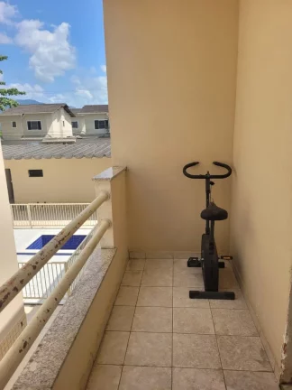Imagem Casa duplex em condomínio fechado com área de lazer