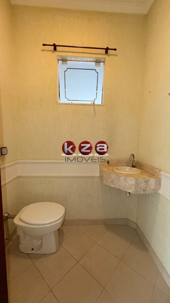 Imagem Casa térrea em Condomínio Residencial Maria Regina, Valinhos-SP: 3 quartos, 1 suite, 2 salas, 3 banheiros, 2 vagas, 222m².