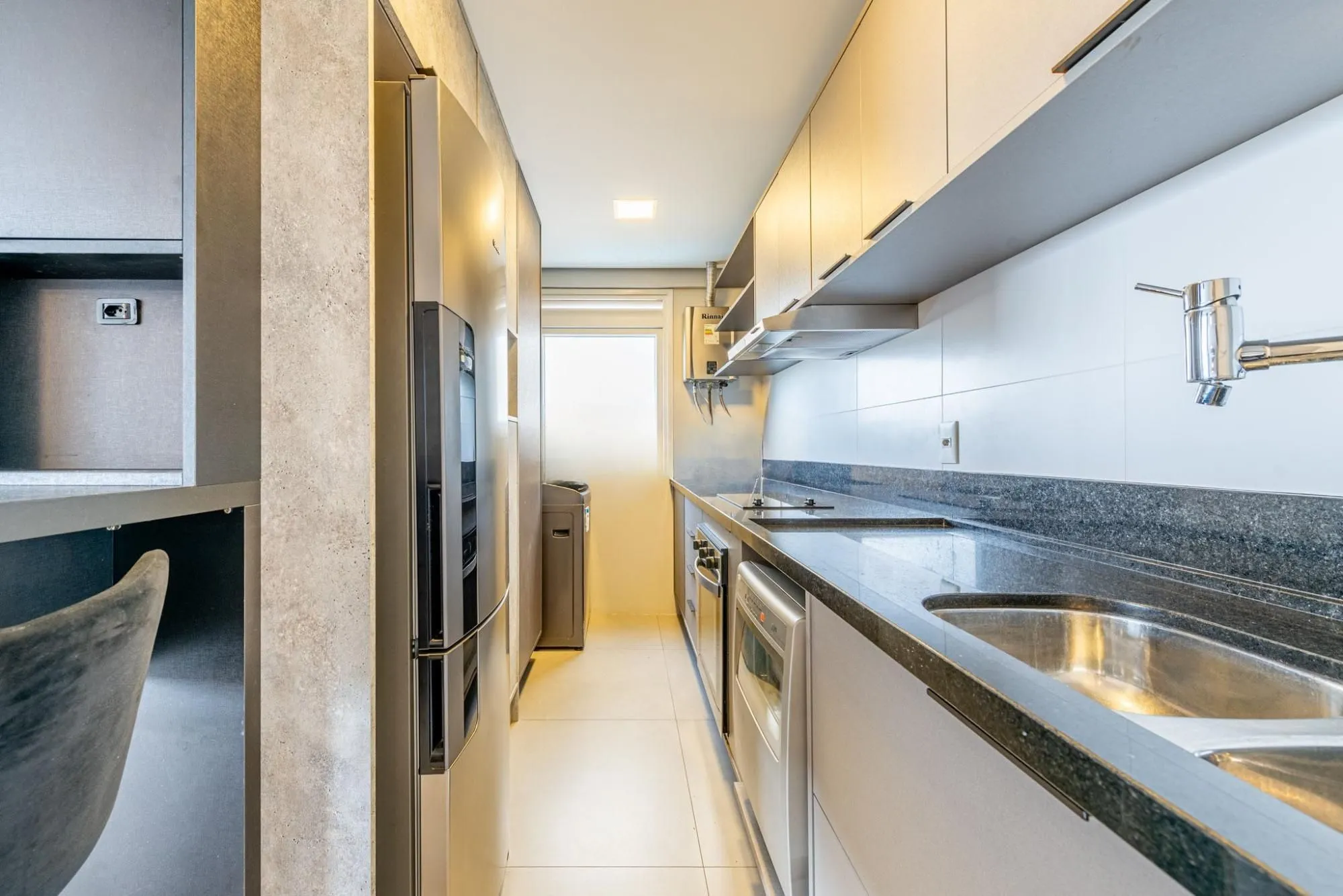 Imagem Apartamento com 53.37m², 1 dorm, Três Figueiras, Porto Alegre/RS