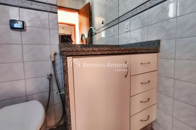 Imagem Localizado no bairro São Bernardo, em Campinas, este apartamento é uma excelente opção para quem...