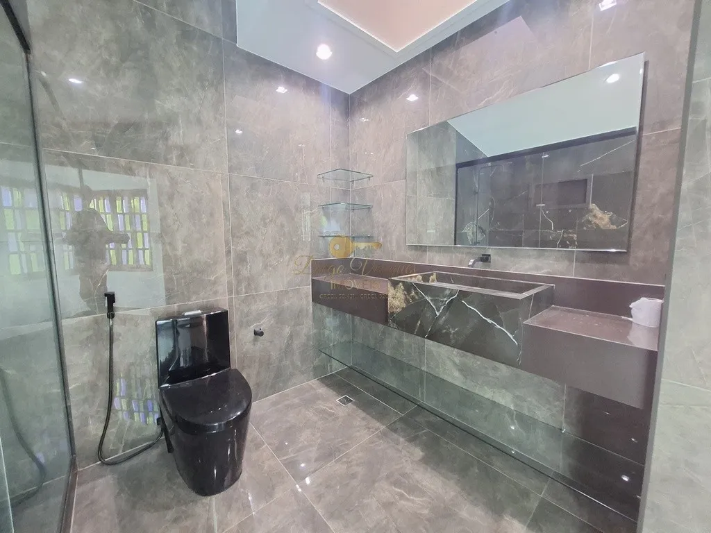 Imagem Casa em Condomínio para Venda em Teresópolis / RJ no bairro Iucas