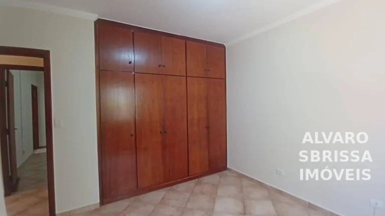 Imagem Excelente Casa térrea -com 3 dormitórios proximó ao centro de Itu