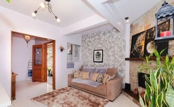 Imagem Casa no bairro Tristeza de 4 dormitórios e 4 vagas