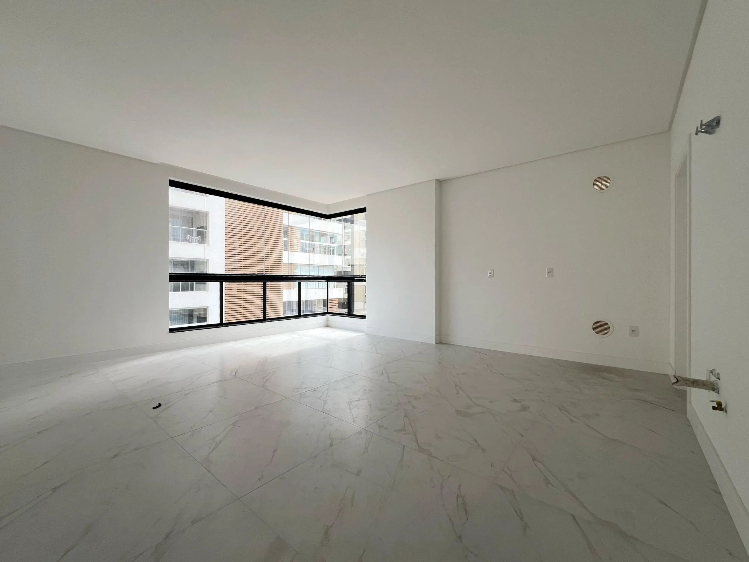 Imagem Apartamento com vista para o mar à venda com 129.31m2 por R$ 1.950.000,00