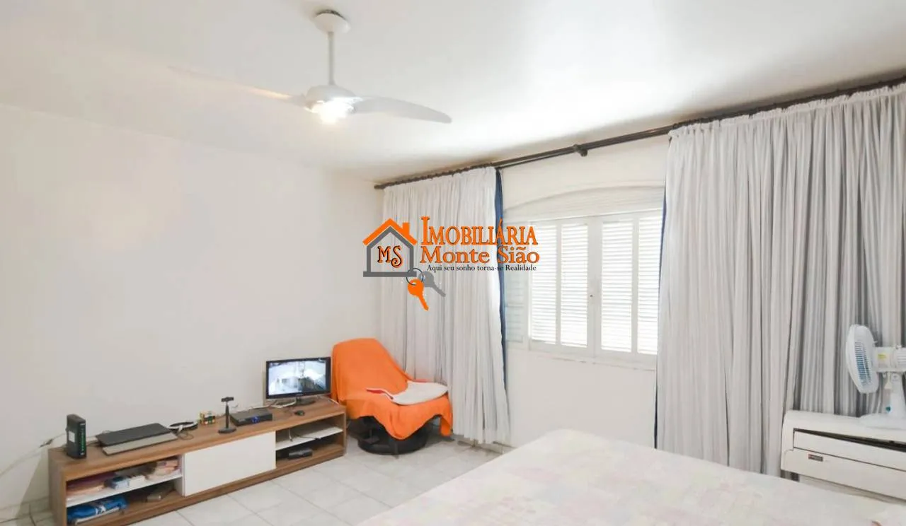 Imagem Sobrado com 3 dormitórios à venda, 266 m² por R$ 600.000 - Jardim Paraventi - Guarulhos/SP