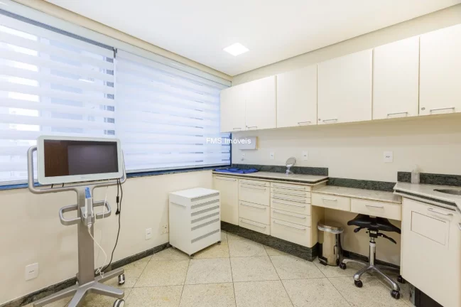 Imagem Conjunto Comercial à Venda ou Locação no Itaim Bibi.