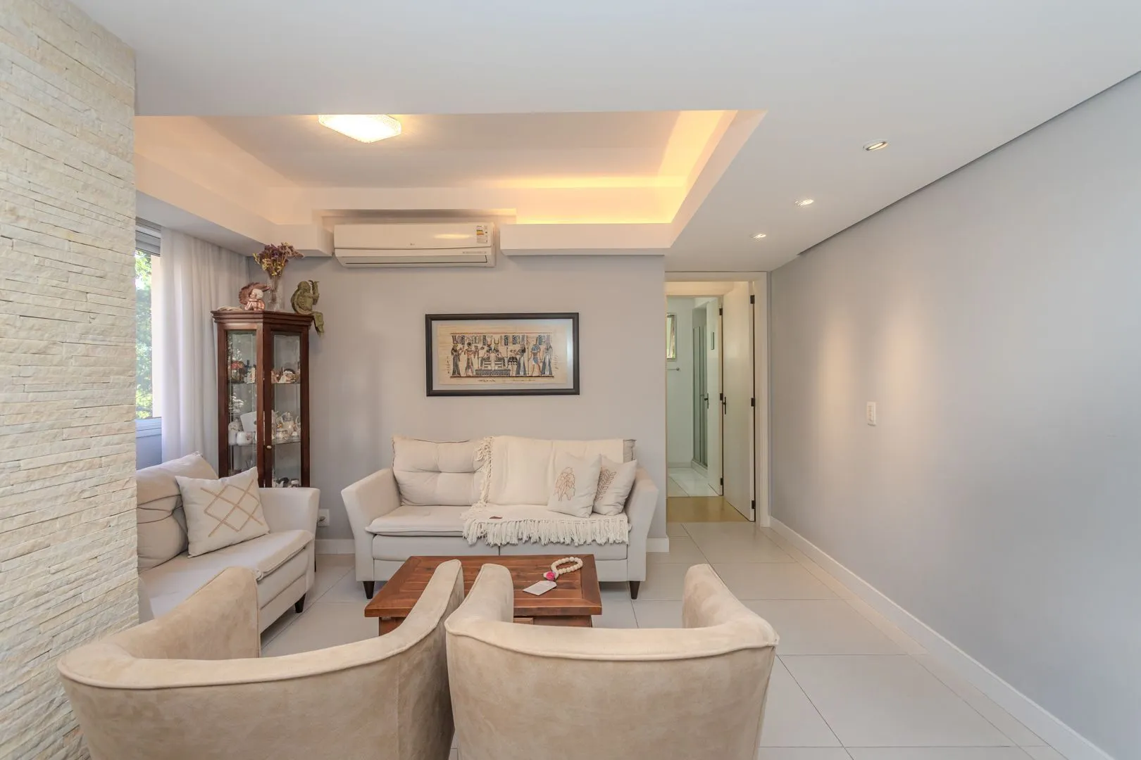 Imagem Apartamento diferenciado no bairro Nonoai de 3 dormitórios 2 vagas e infra