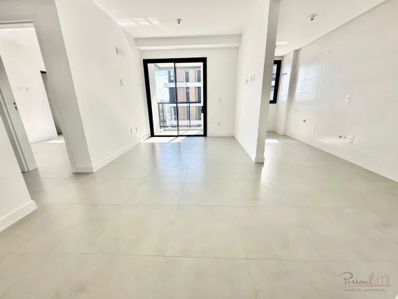 Imagem Apresentamos este elegante apartamento novo, nunca habitado, que une conforto, tecnologia e localiza...