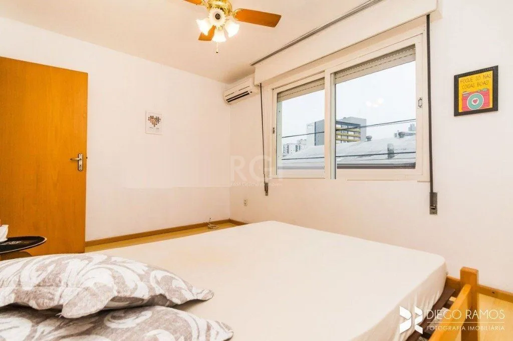Imagem Apartamento para Venda - 79m², 2 dormitórios, 1 vaga - Partenon