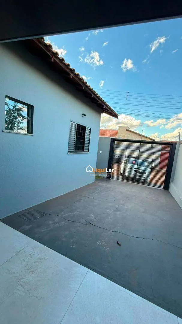 Imagem Casa à Venda no Portal Caiobá com 2 Quartos, Quintal Privativo e Varanda Gourmet