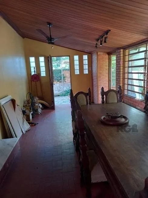 Imagem Casa de 168m² - 3 dormitórios, 3 vagas no bairro Nonoai