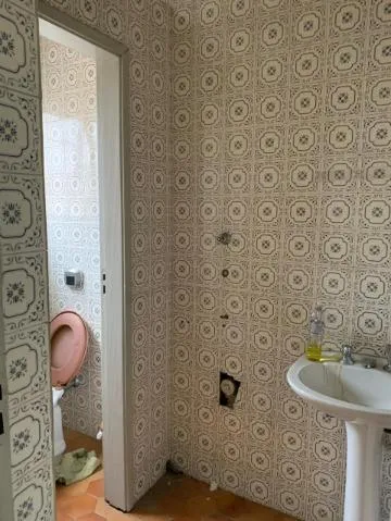 Imagem LOCAÇÃO DE SALA COMERCIAL NA VILA HULDA, EM GUARULHOS/SP, 60m² com 02 salas, recepção, 02 toaletes e sem vaga de estacionamento. CONSULTE-NOS.
