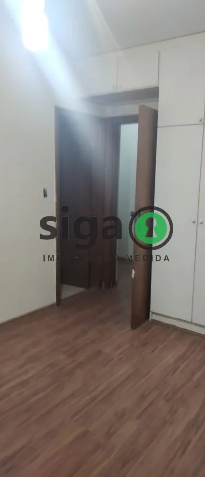 Imagem Sobrado de alto padrão com 500m², 4 suítes e ampla área verde em Interlagos
