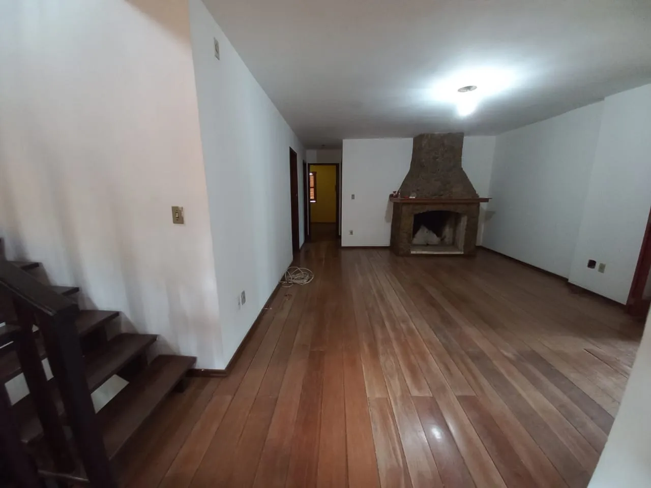 Imagem Casa à venda em Viamão, Centro - 363.6m² - Piscina, Churrasqueira, Closet, Lareira...