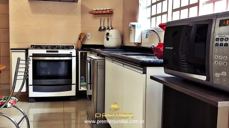 Imagem LINDO SOBRADO 244M², 3 DORMITORIOS COM 1 SUÍTE MASTER E ÓTIMA LOCALIZAÇÃO NO QUINTA DAS VIDEIRAS