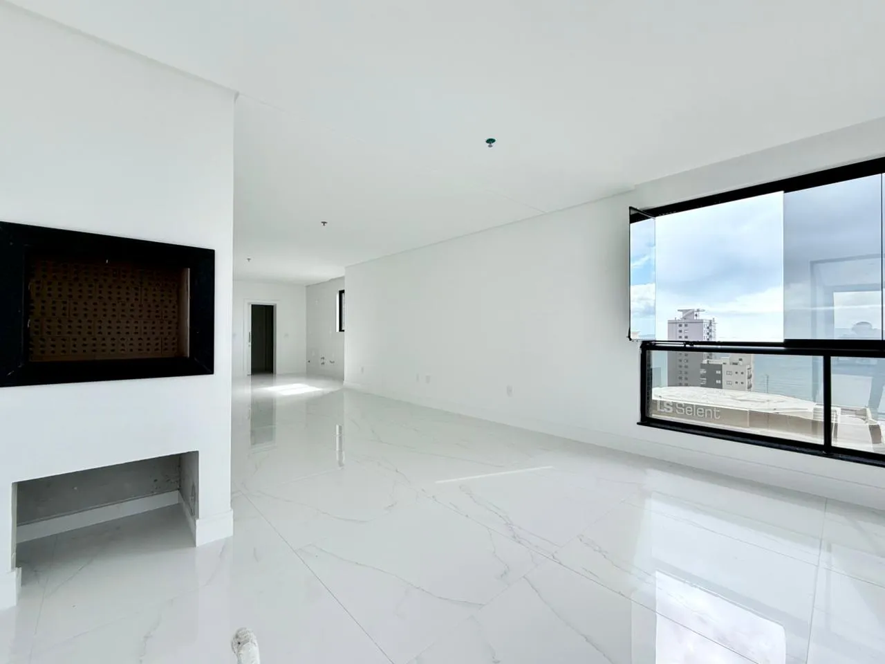 Imagem Apartamento à venda com 206m2 por R$ 3.290.000,00