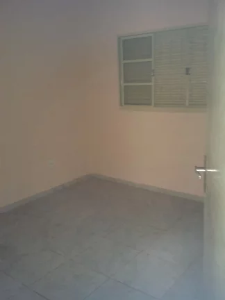 Imagem Casa no jardim Terra Branca, 2 quartos, garagem coberta.