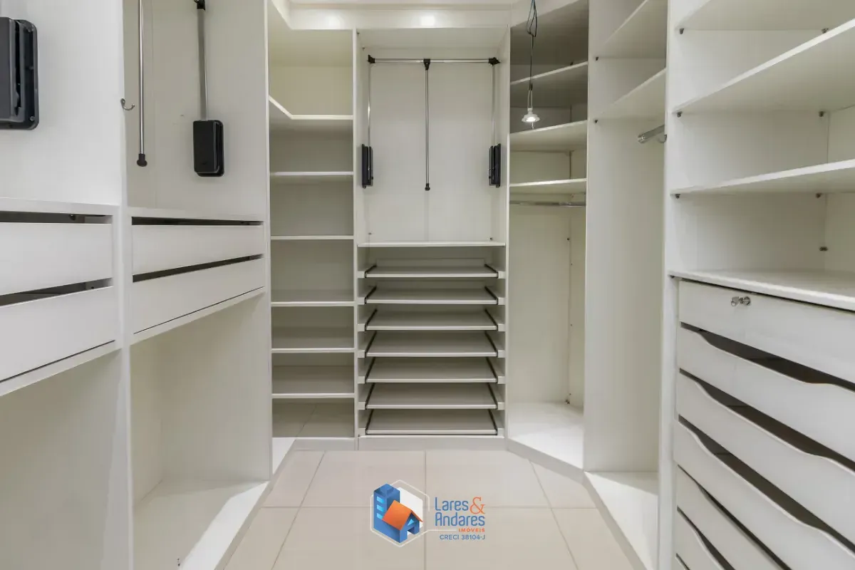 Imagem Casa para venda em Indianópolis com 3 quartos, sendo 3 suítes, 345m²