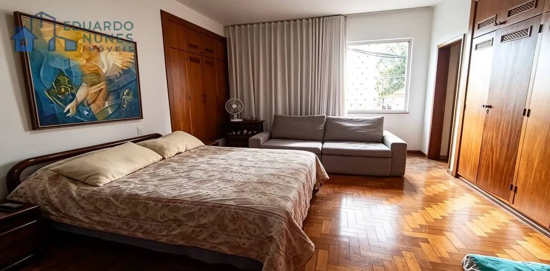 Imagem Casa à Venda no Santo Antônio, com 8 Quartos, 03 vagas, 396 m² de Lote