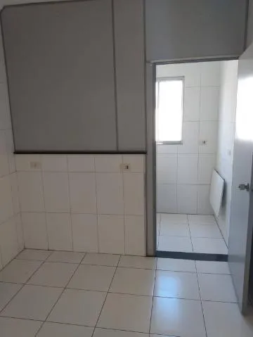 Imagem LOCAÇÃO DE SALAS COMERCIAIS NA VILA AUGUSTA, EM GUARULHOS/SP, 45m² com sala, copa, interfone, toalete e localização estratégica. CONSULTE-NOS.