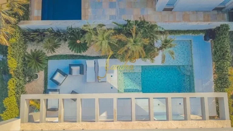 Imagem Sobrado em condomínio fechado com 05 suites mobiliado e decorado