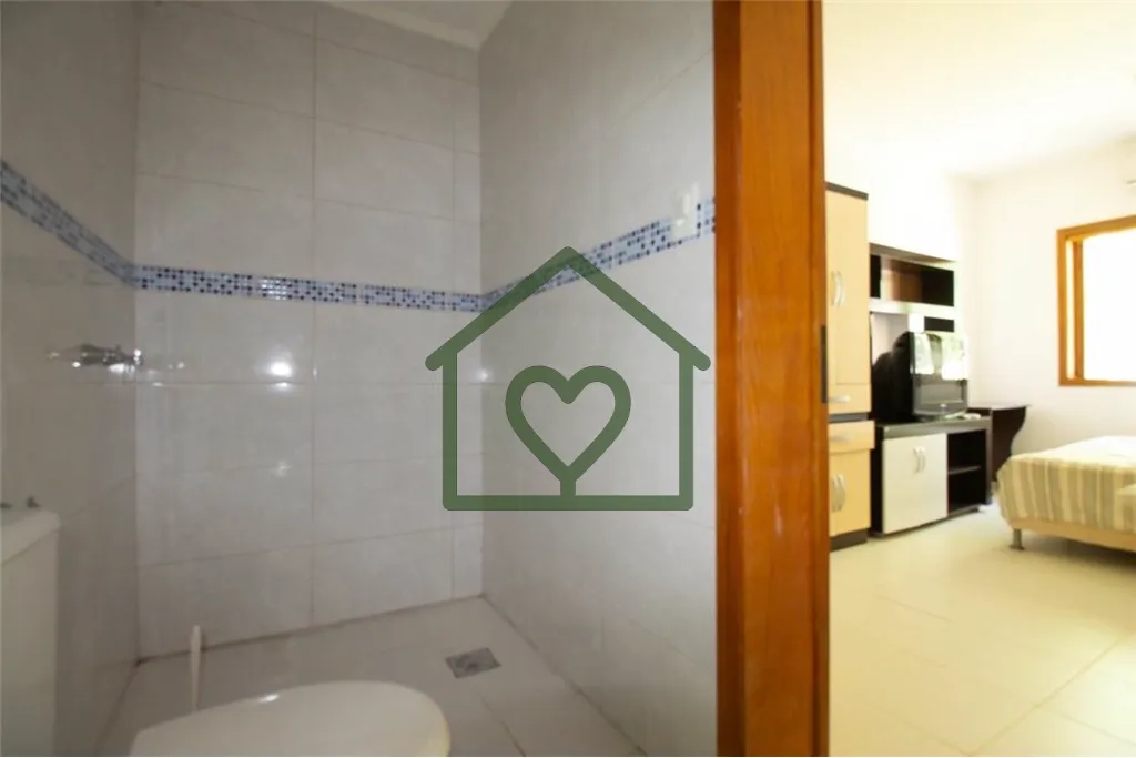 Imagem Conheça esta Casa Térrea 2 quartos, sendo 1 suíte; com varanda aos fundos com piscina e churrasqu...