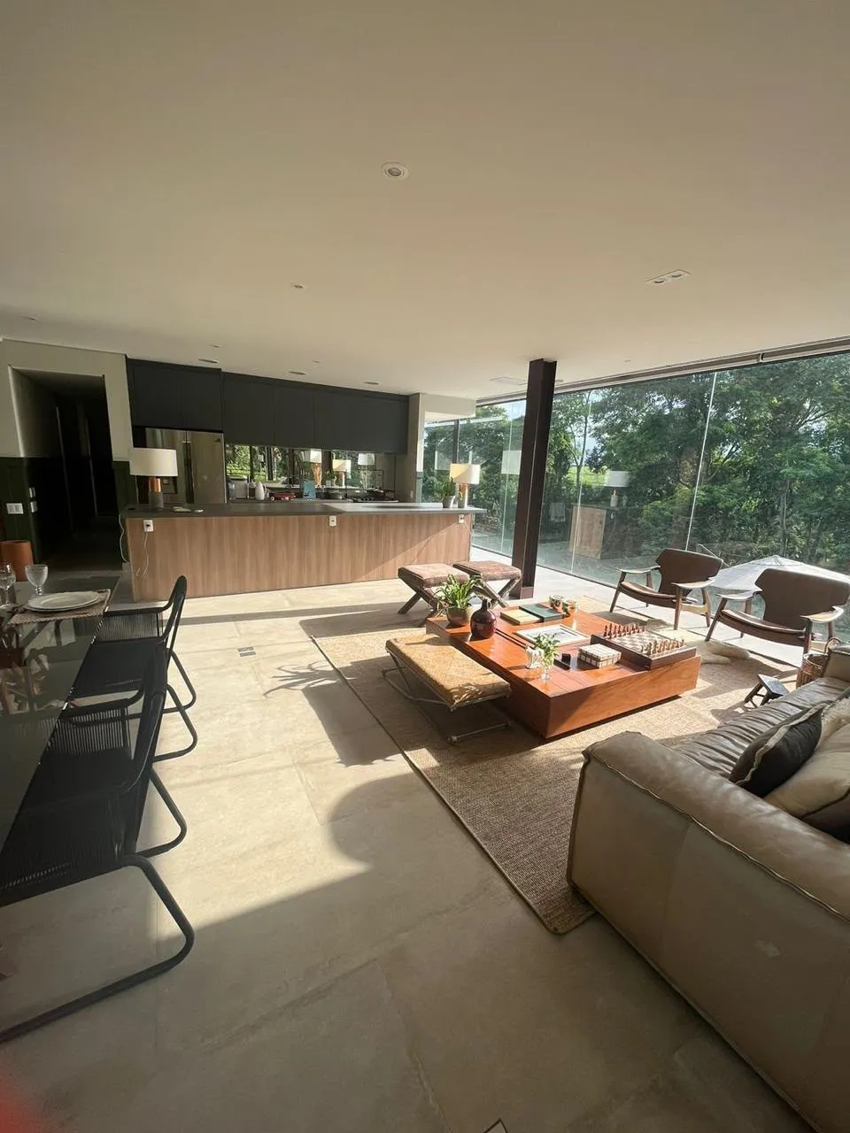 Imagem Casa de luxo à venda na Fazenda Boa Vista com 5 suítes, 500 m², projeto de Gui Mattos, hidromassagem e integração com a natureza