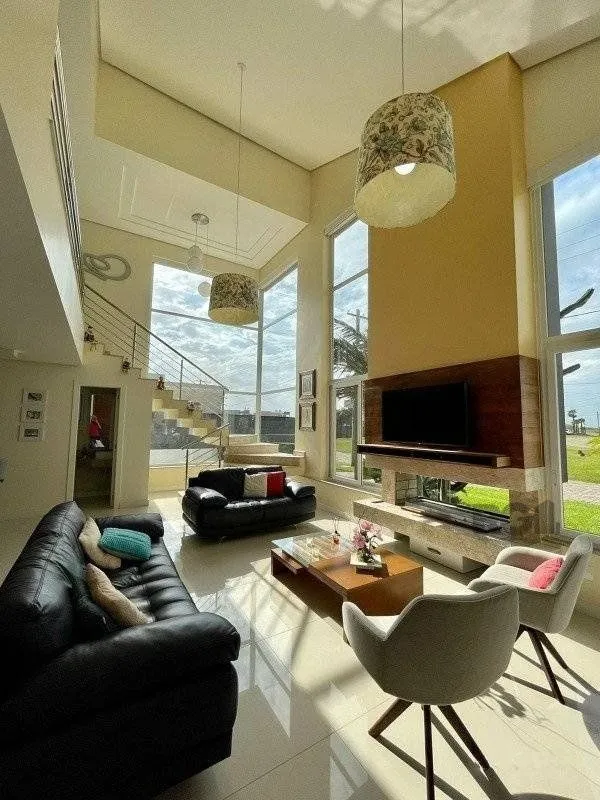 Imagem Casa de Condomínio em Atlântida Sul