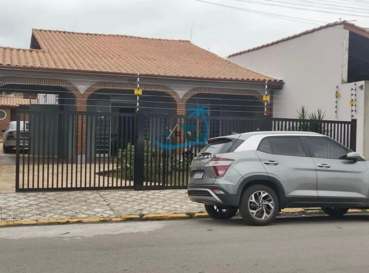 Imagem Excelente casa com 4 dormitórios a venda na região central de Ubatuba.