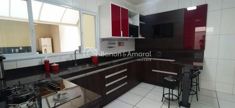 Imagem Linda casa praticamente térrea, localizada em condomínio com fácil acesso às Rodovias Anhanguera...
