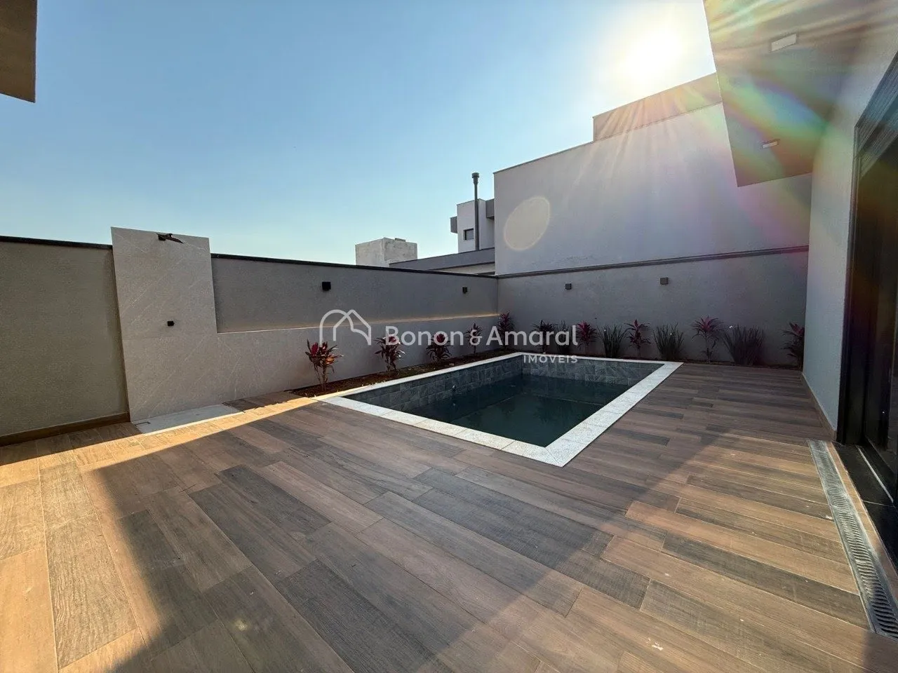 Imagem Casa Térrea à venda com 03 quartos por R$ 2.170.000,00 no Condomínio Santorini bairro Parque Brasil 500, em Paulínia