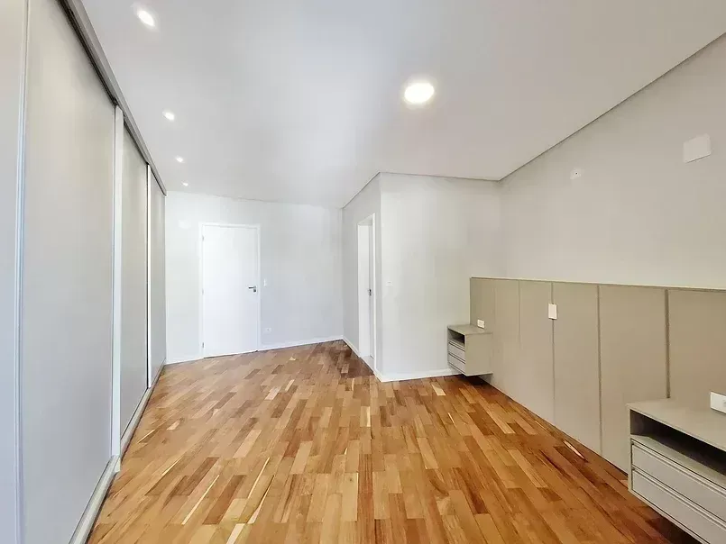 Imagem Belíssima Casa São 4 suítes com sacada, 6 banheiros, + sala de TV e escritório, sala dupla com l...