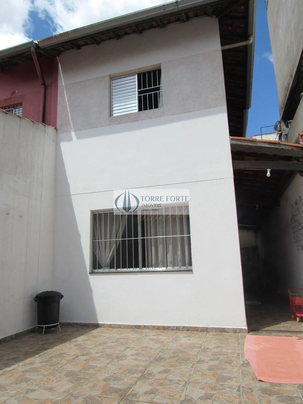 Imagem Sobrado 3 dormitórios 2 banheiros e 2 Vagas na Vila Guarani (ZL)