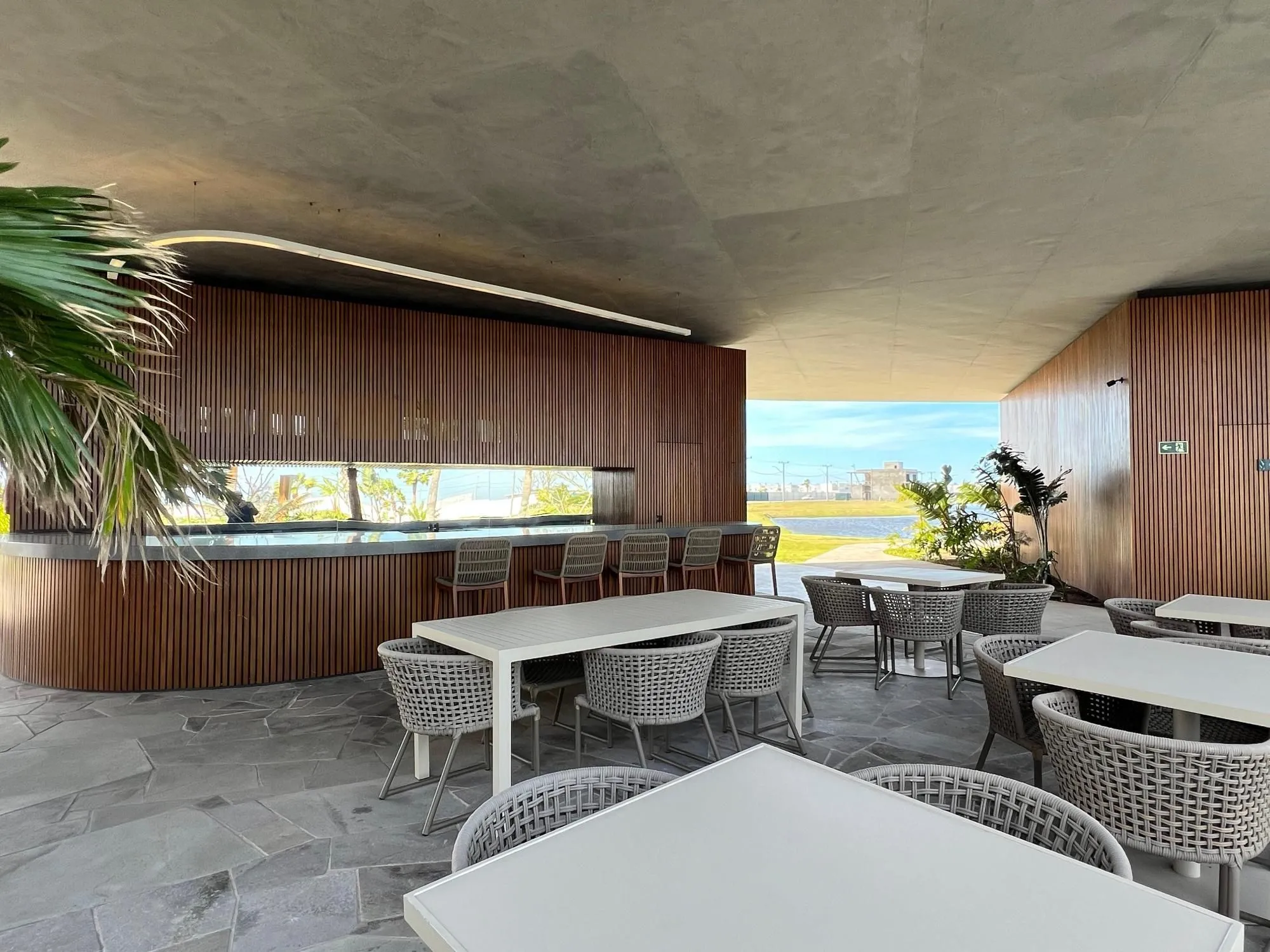 Imagem Lote molhado a venda no condomínio Zen Resort Concept.