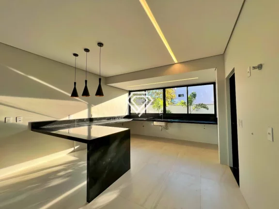 Imagem Sobrado 3 Suítes, 329 m² c/ lazer à venda no Condomínio Caribe