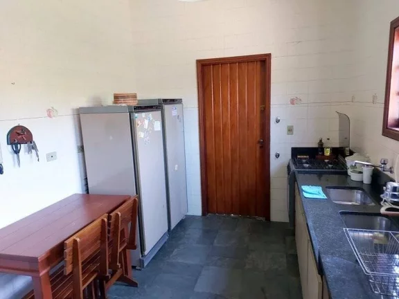 Imagem BELA CASA COM AMPLO TERRENO COM EXCELENTE LOCALIZAÇÃO