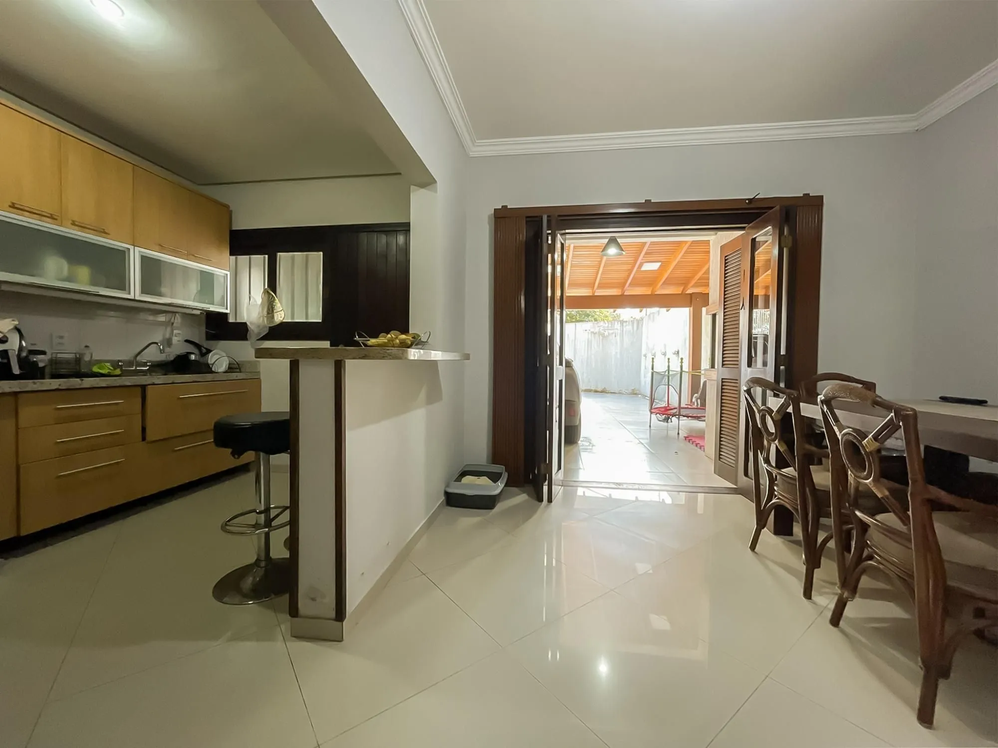 Imagem Excelente casa a venda com 3 dormitórios no bairro Tristeza em Porto Alegre.