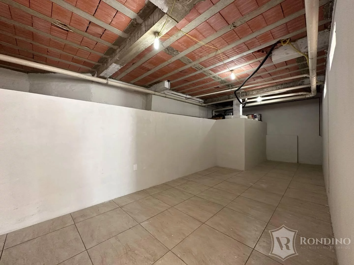 Imagem Casa assobrada em condomínio Terras de São Francisco, 3 dormitórios